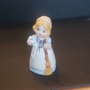 Jasco Merry Bells Cinderella Bisque Figure 1978